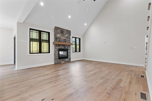 1037 Skyline Dr, Cecil, PA 15317