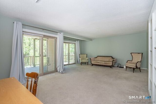 38 Library Lane 38, Simsbury, CT 06070
