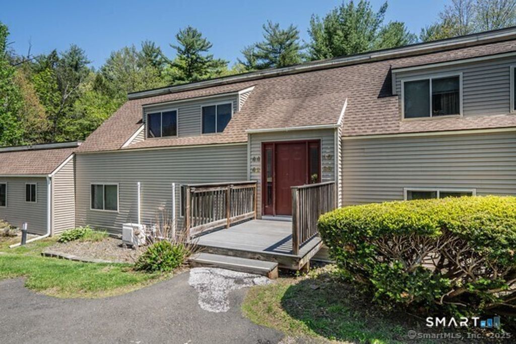 38 Library Lane 38, Simsbury, CT 06070