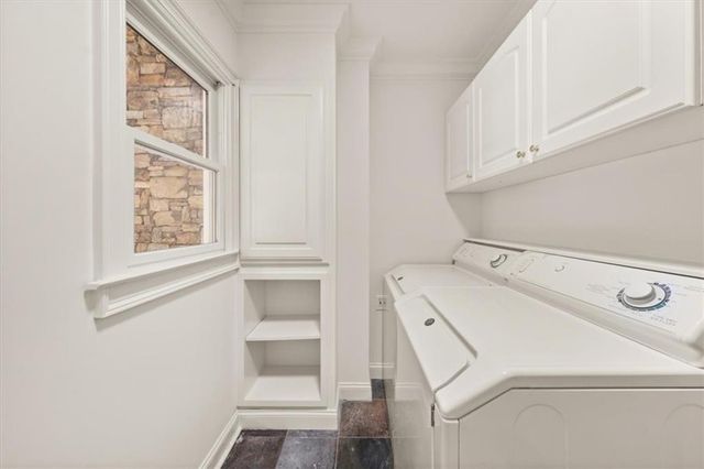 6771 Sunny Brook Lane, Atlanta, GA 30328