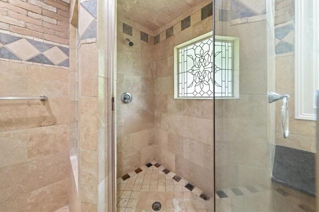 6771 Sunny Brook Lane, Atlanta, GA 30328