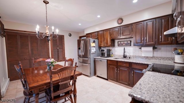 8 Appollo Pl, Clinton Twp., NJ 08809
