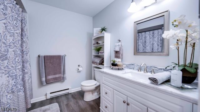 8 Appollo Pl, Clinton Twp., NJ 08809