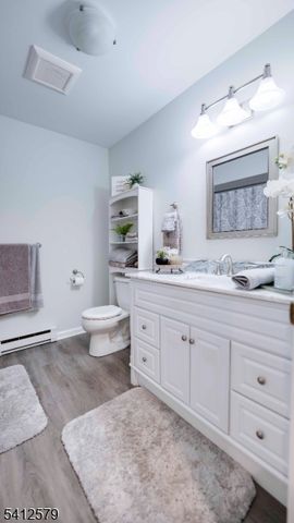 8 Appollo Pl, Clinton Twp., NJ 08809