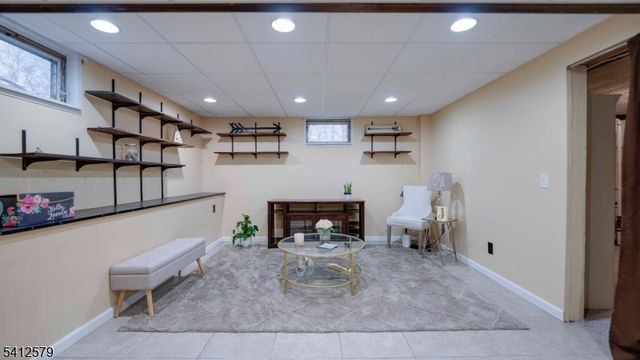 8 Appollo Pl, Clinton Twp., NJ 08809