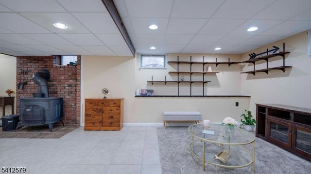 8 Appollo Pl, Clinton Twp., NJ 08809