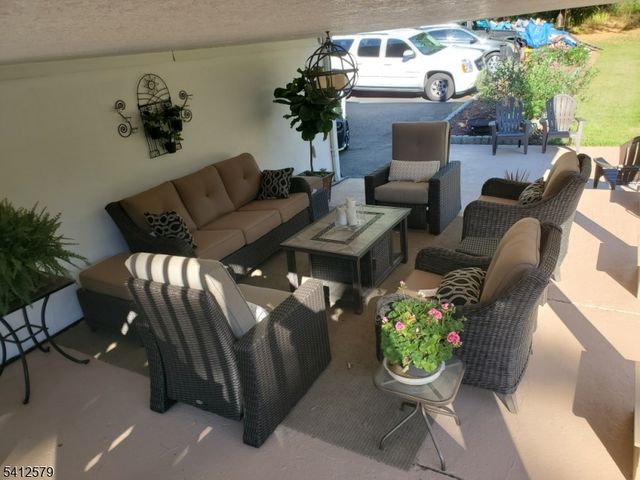 8 Appollo Pl, Clinton Twp., NJ 08809