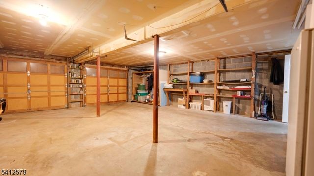 8 Appollo Pl, Clinton Twp., NJ 08809