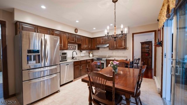 8 Appollo Pl, Clinton Twp., NJ 08809