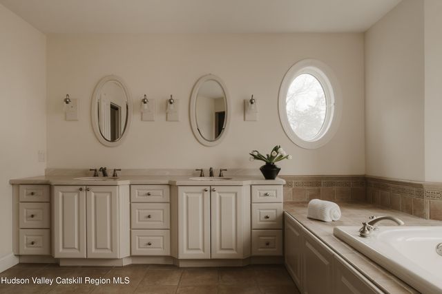 6 Nichris Lane, Staatsburg, NY 12580