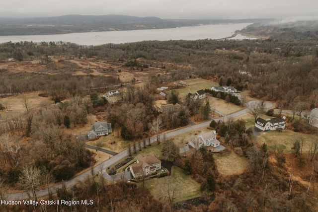 6 Nichris Lane, Staatsburg, NY 12580