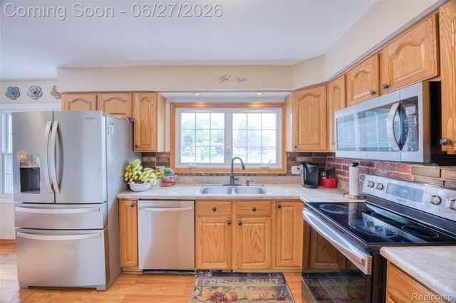35484 Bennett Street, Livonia, MI 48152
