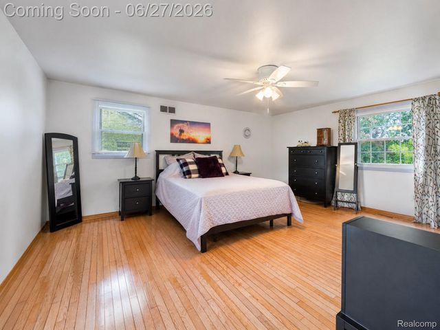 35484 Bennett Street, Livonia, MI 48152