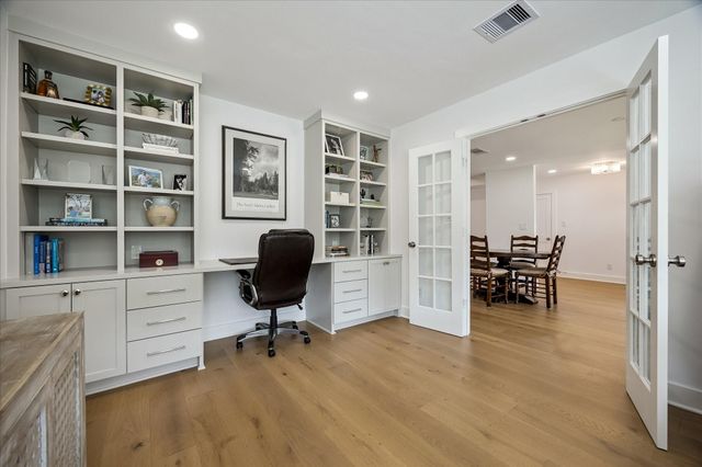 1006 Cheshire Lane, Houston, TX 77018