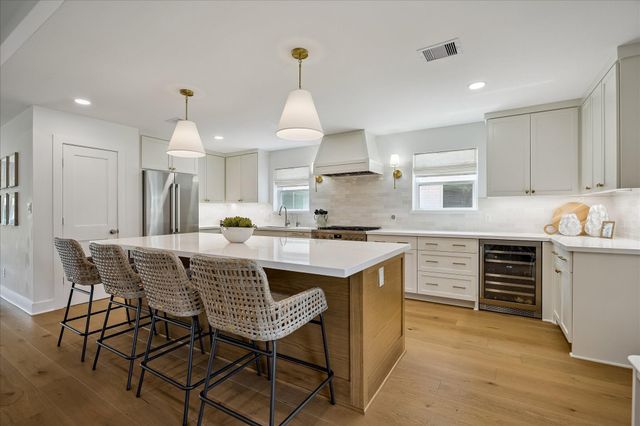 1006 Cheshire Lane, Houston, TX 77018