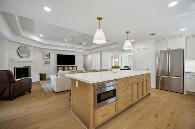 1006 Cheshire Lane, Houston, TX 77018