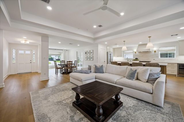 1006 Cheshire Lane, Houston, TX 77018