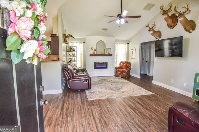 111 Needleleaf Court, Barnesville, GA 30204