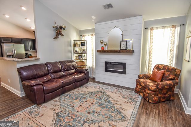 111 Needleleaf Court, Barnesville, GA 30204