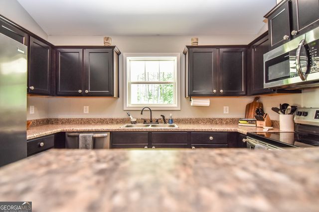 111 Needleleaf Court, Barnesville, GA 30204