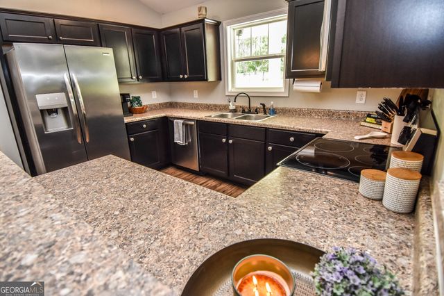 111 Needleleaf Court, Barnesville, GA 30204