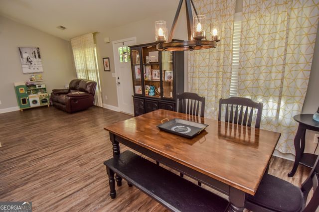 111 Needleleaf Court, Barnesville, GA 30204