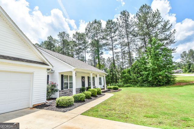 111 Needleleaf Court, Barnesville, GA 30204