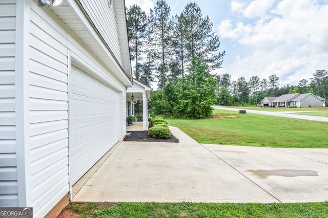 111 Needleleaf Court, Barnesville, GA 30204