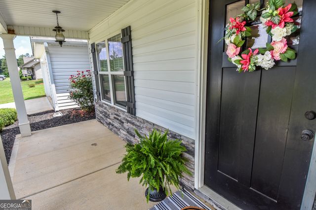 111 Needleleaf Court, Barnesville, GA 30204