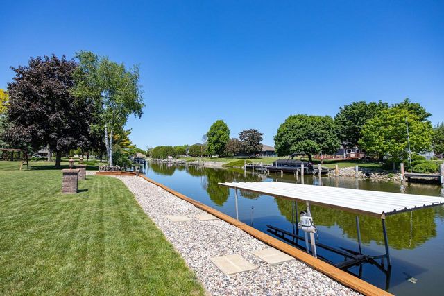 5170 KILLDEER LANE, Oshkosh, WI 54901