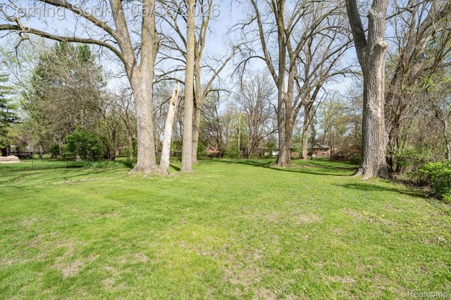 19650 Midway Road, Southfield, MI 48075