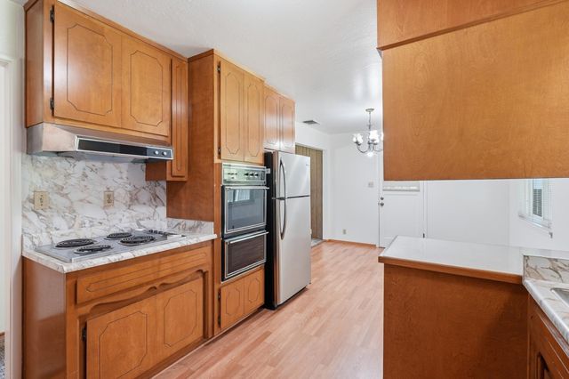 6947 Mariposa Ave, Citrus Heights, CA 95610