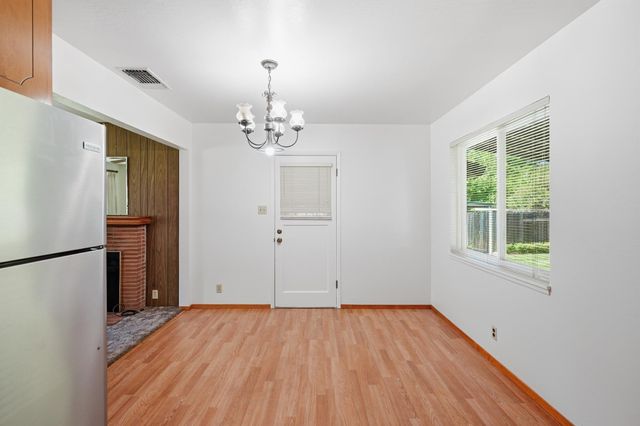 6947 Mariposa Ave, Citrus Heights, CA 95610