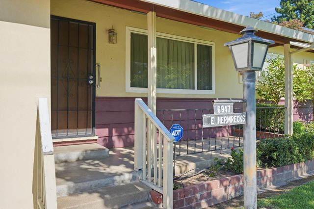 6947 Mariposa Ave, Citrus Heights, CA 95610