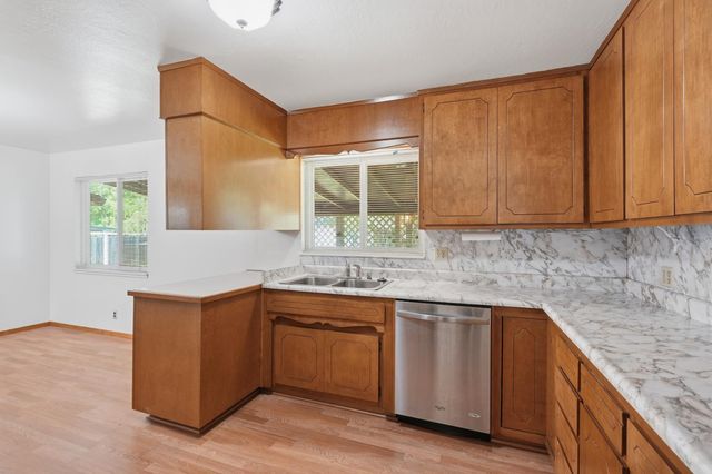 6947 Mariposa Ave, Citrus Heights, CA 95610
