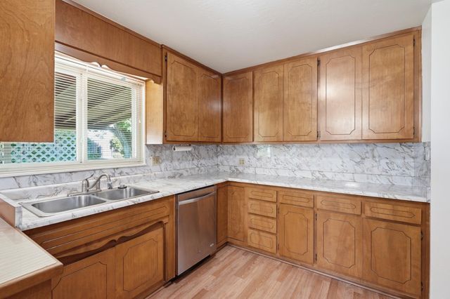 6947 Mariposa Ave, Citrus Heights, CA 95610