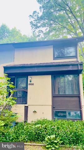 2200 WHITE CORNUS LN, Reston, VA 20191