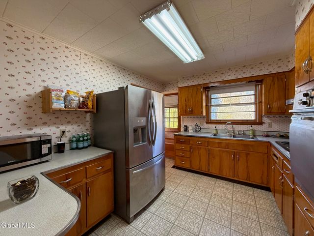 6 Sunset View Avenue, Brunswick, NY 12180