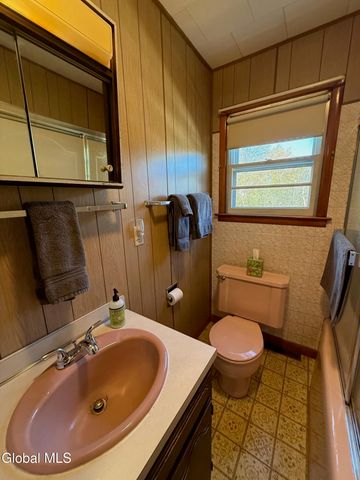 6 Sunset View Avenue, Brunswick, NY 12180