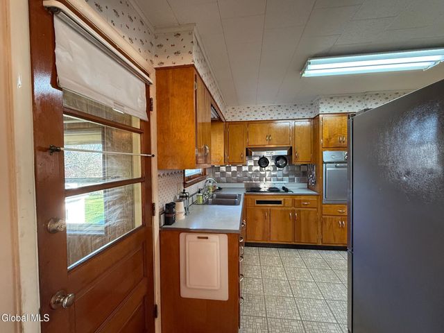 6 Sunset View Avenue, Brunswick, NY 12180