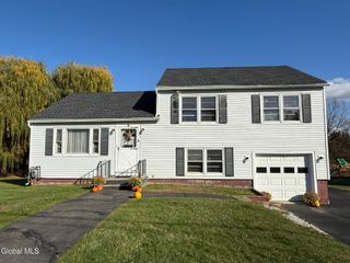 6 Sunset View Avenue, Brunswick, NY 12180