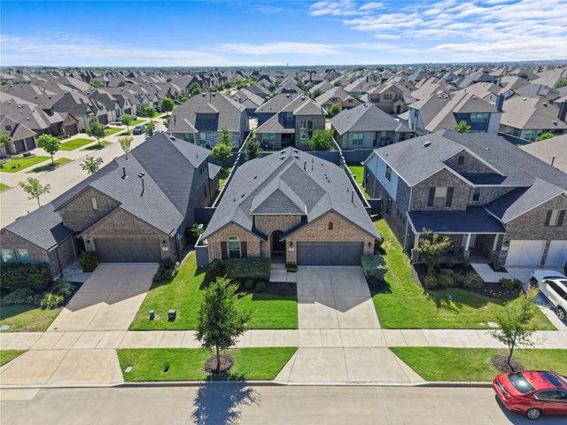 7004 Trailhead Street, Little Elm, TX 76227