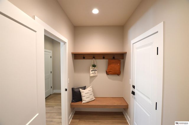 4931 Donnette Drive, Lincoln, NE 68514