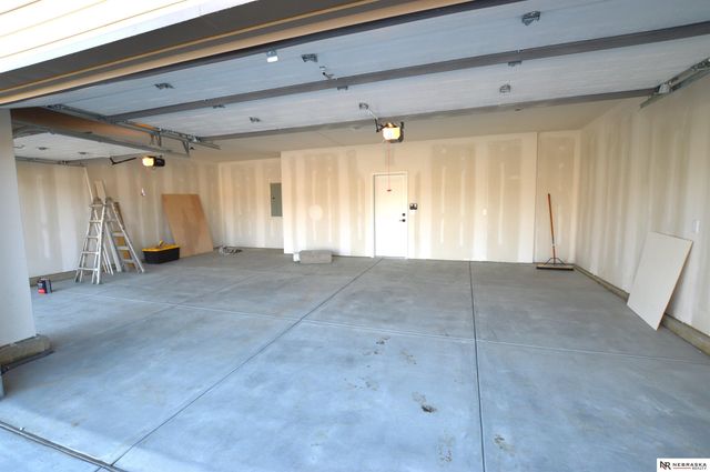 4931 Donnette Drive, Lincoln, NE 68514