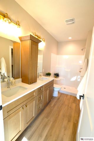 4931 Donnette Drive, Lincoln, NE 68514