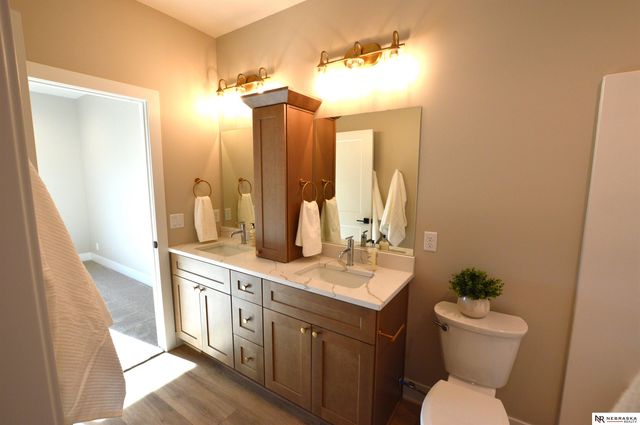 4931 Donnette Drive, Lincoln, NE 68514