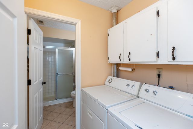 3131 Stillmeadow Drive, Indianapolis, IN 46214