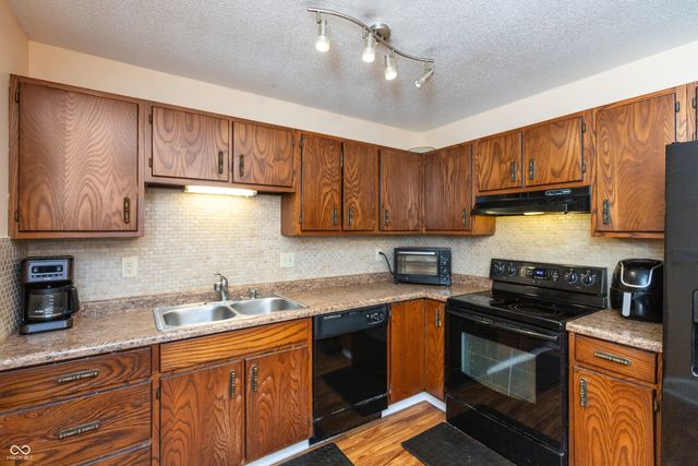 3131 Stillmeadow Drive, Indianapolis, IN 46214