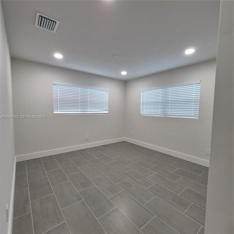 823 NW 30th Court 12, Wilton Manors, FL 33311