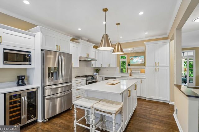 301 River Glen Drive, Roswell, GA 30075